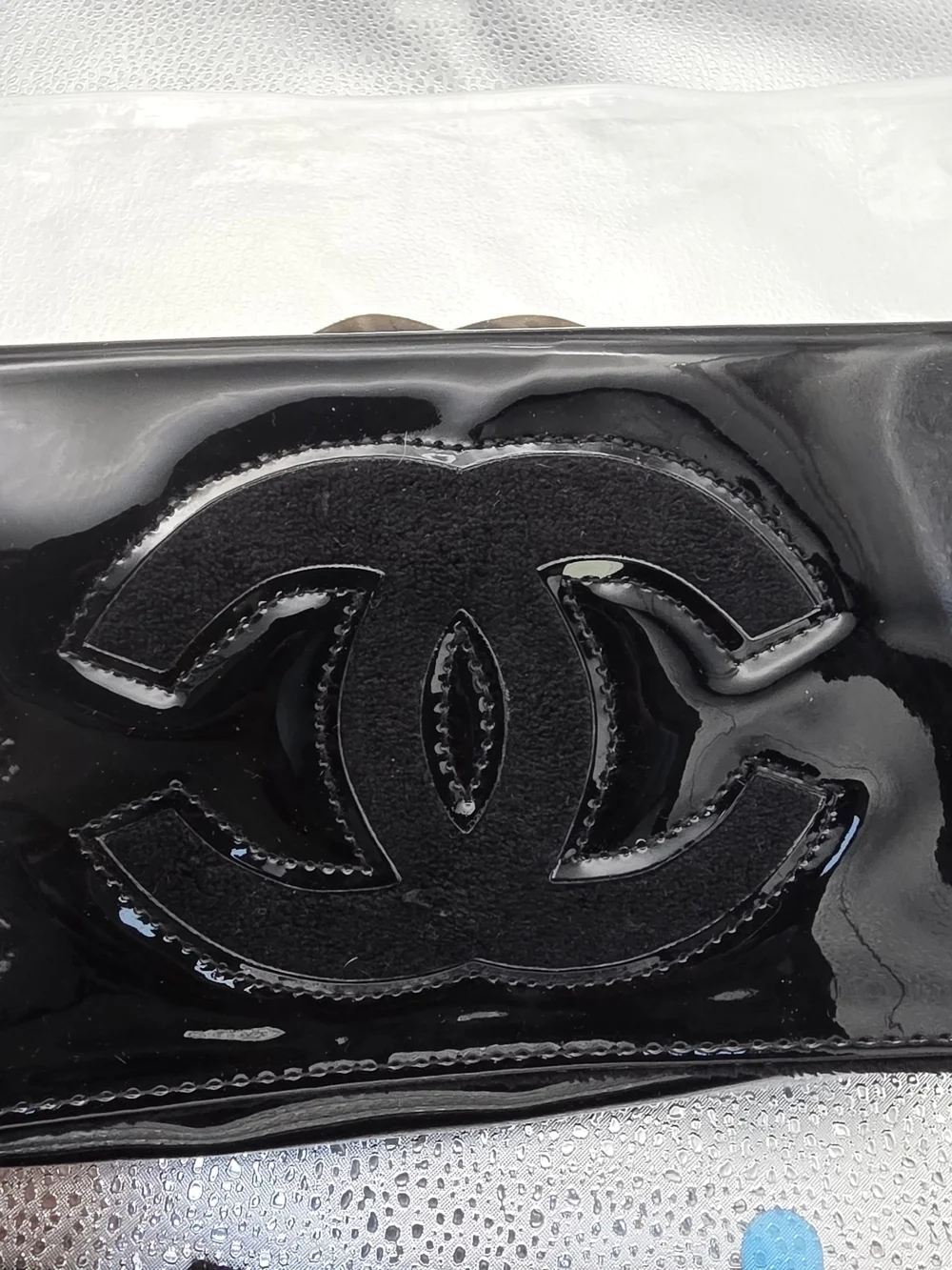 CHANEL Black Patent Leather Fold-Over Clutch with CC Motif